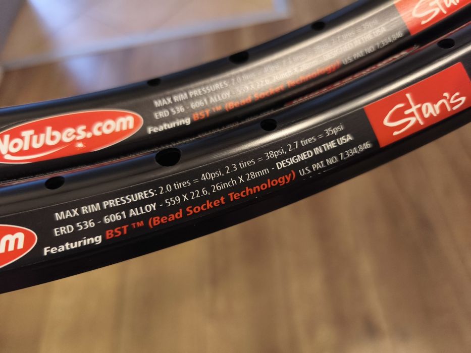 Obręcze Stan's No Tubes ZTR Flow 26". 559x22,6  32h