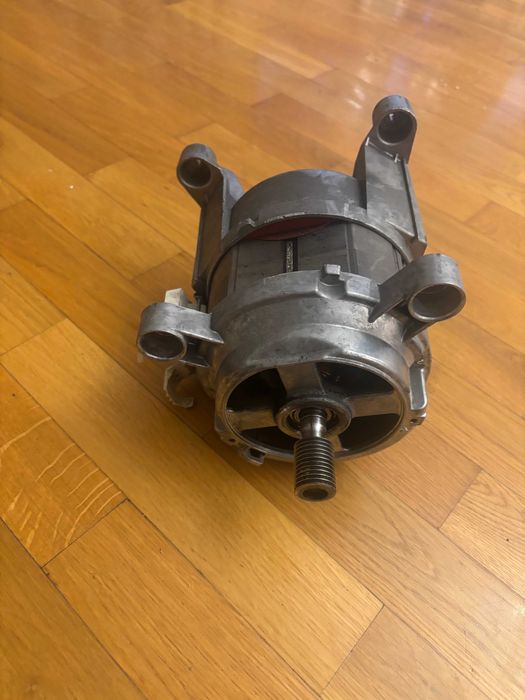 Silnik typ 20584.513 do pralki electrolux  EWF 12670 W typ HP942421