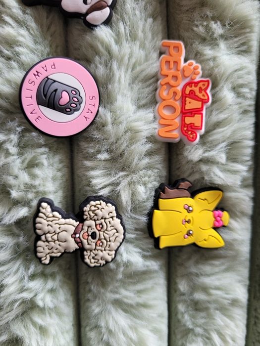 4 Przypinki do crocs pieski kotki
