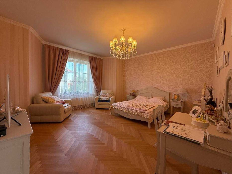 Продам хозяйский дом у моря в Совиньоне — 296 м², закрытый поселок!