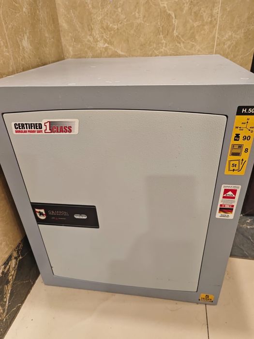 Сейф зламостійкий