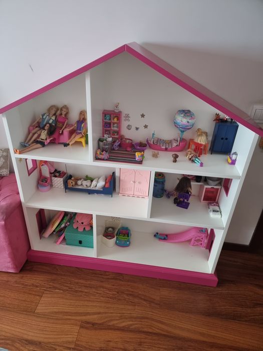 Casa/ estante de bonecas