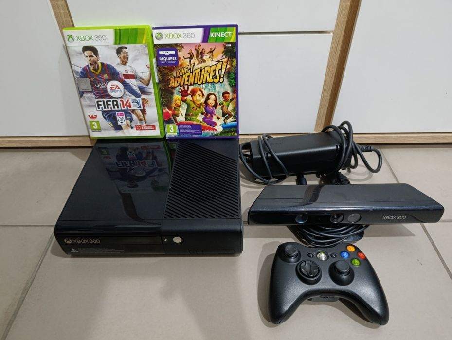 Konsola Xbox  360, Kinect,zasilacz, pad, gry Aktualne