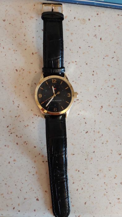 Zegarek Tommy Hilfiger złoty
