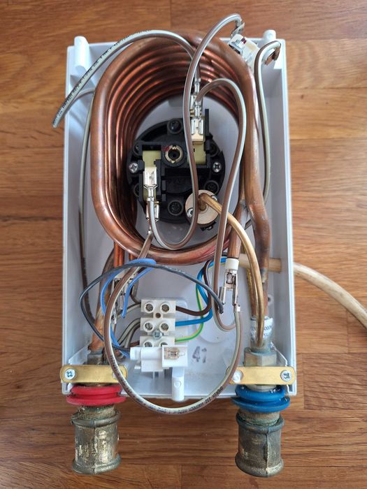 Esquentador electrico instantâneo JUNKERS