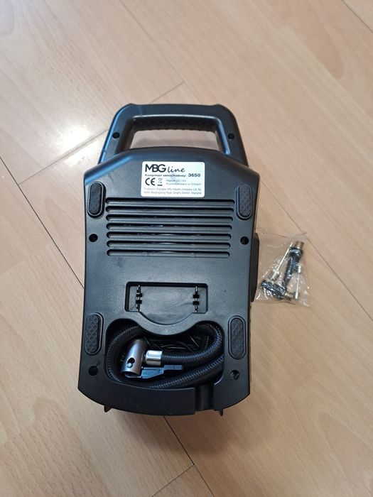 Pompa kompresor samochodowy.