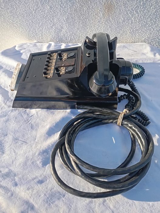 Telefone com caixa tipo central antigo