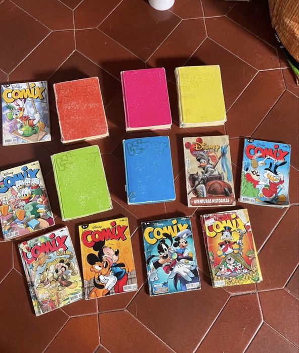 Conjunto de livros e cassetes vintage disney