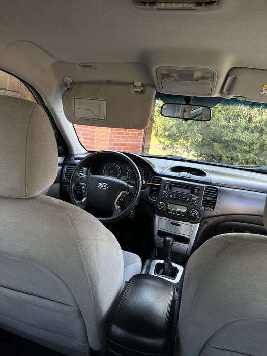 Продам авто Kia Magentis 2008 2.0 газ/бензин в хорошому стані.