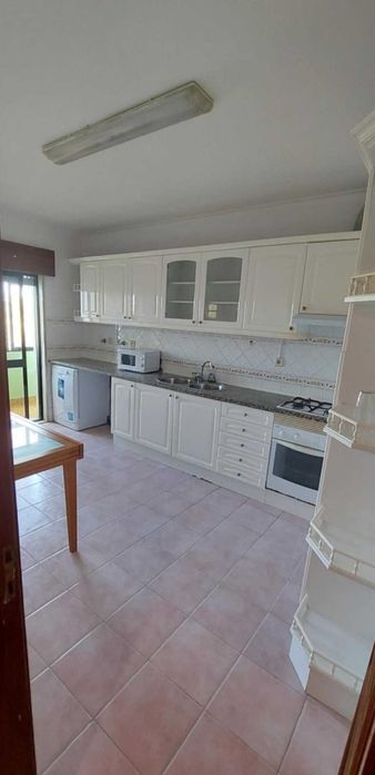 Quarto Casal, no Algueirão Mem Martins