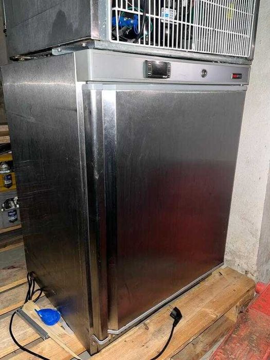 Szafa mroźnicza, zamrażarka, podblatowa RedFox