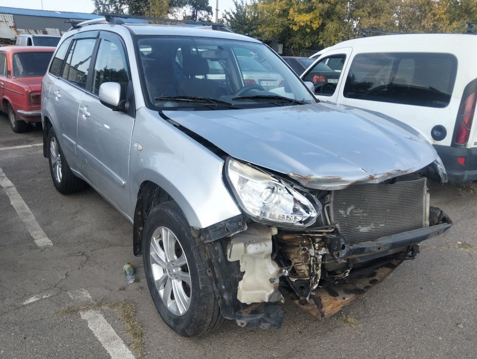 Продам Чери Тигр 2015 рик 1.8 автомат