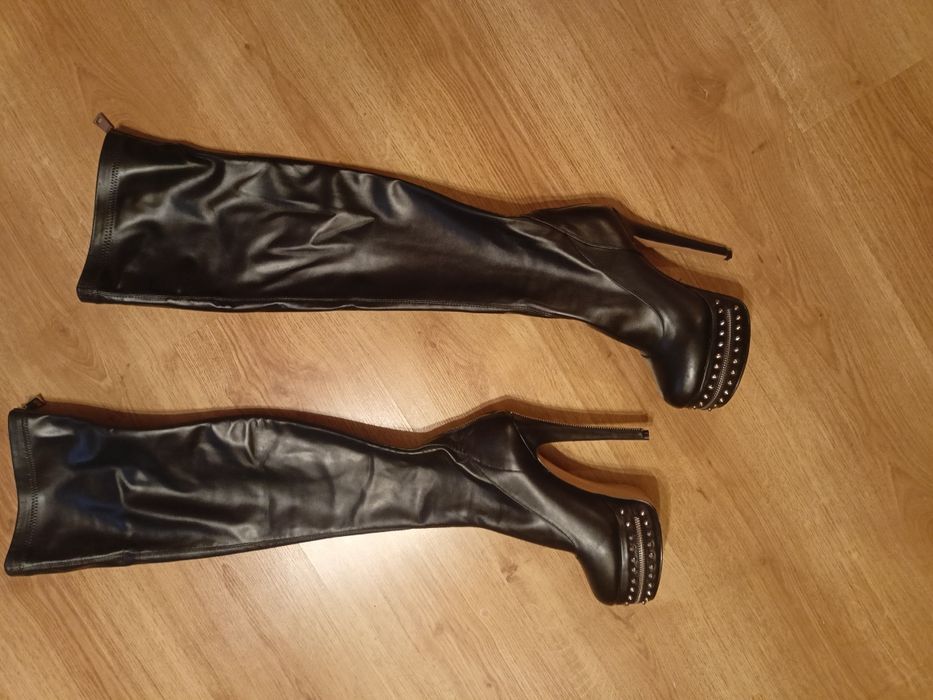 Nowe kozaki na szpilce