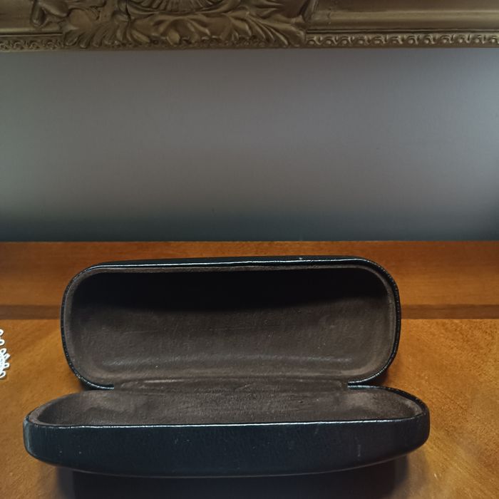 Etui twarde na okulary marki KRENIG stan b.dobry
