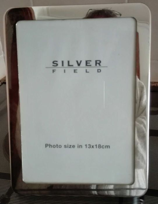 Moldura prateada Silverfield 13x18cm e 15x20cm