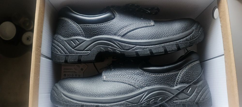 Buty robocze nowe z metką 43 rozmiar