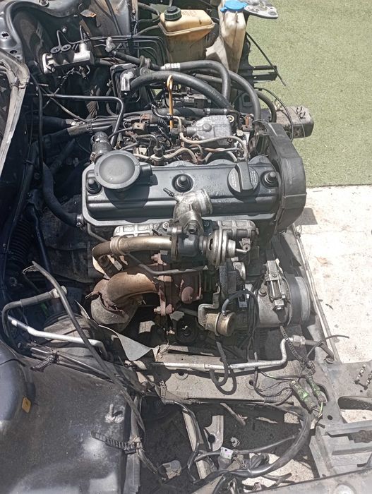 Motor AUDI A6 1.9 TDI completo em prefeito estado com periféricos