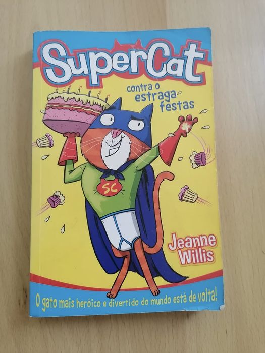 Livro Supercat contra o estraga festas
