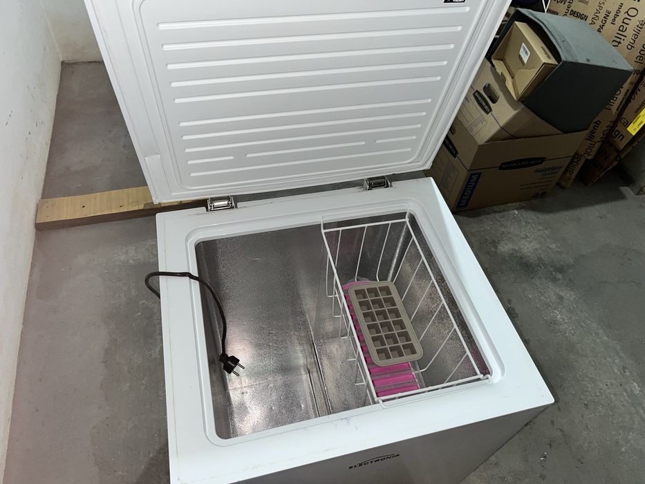 Arca Congeladora Electronia 100L HS-131CN