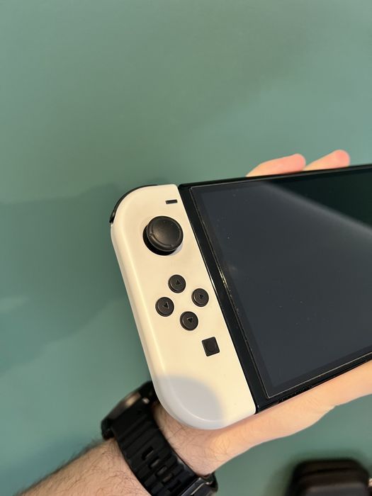 Nintendo Switch Oled 64gb + karta 128gb