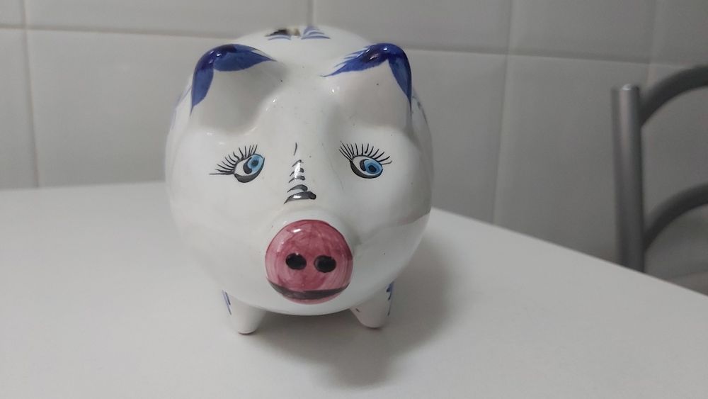 Porco mealheiro muito antigo