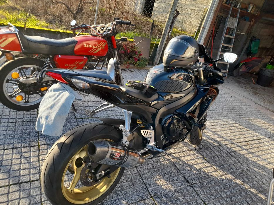 Moto suzuki gsxr 600k9