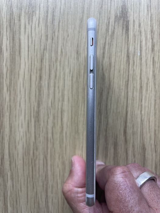 iPhone 6 de 64GB capacidade e Bateria com capacidade maxima de 100%