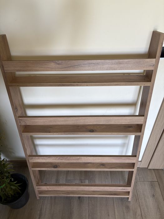 Regał półka biblioteczka na książki montessori