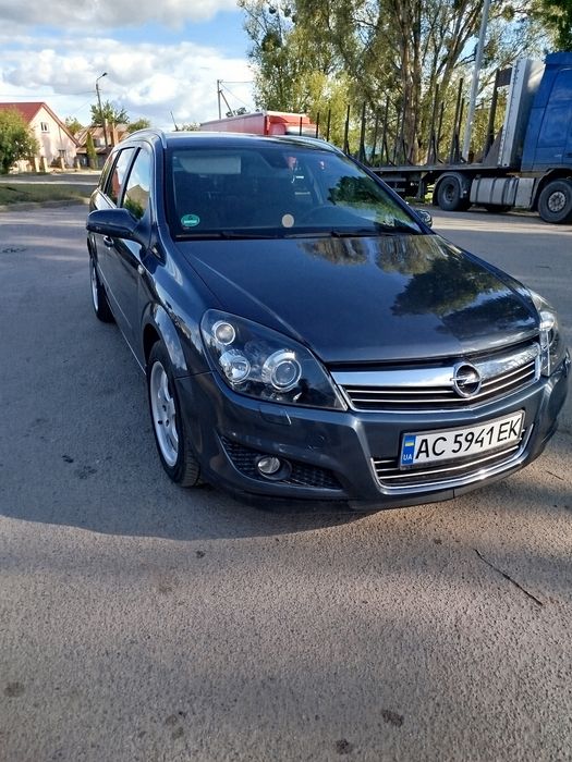 Опель астра h хорошому стані