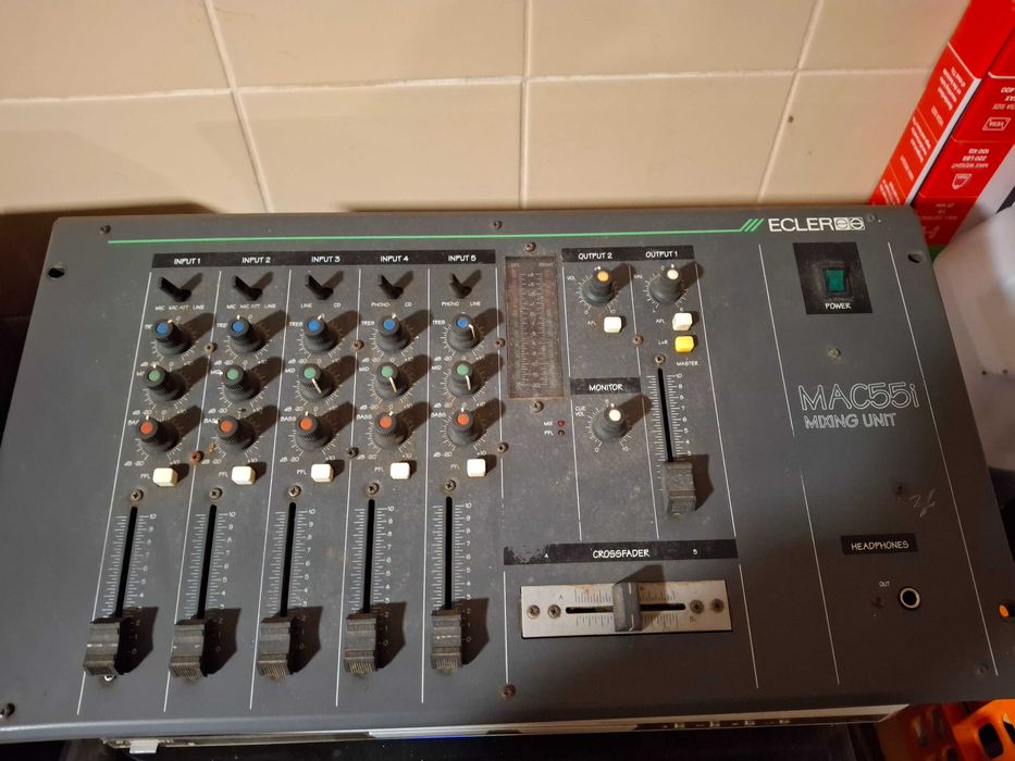 Mesa de mistura  em bom estado