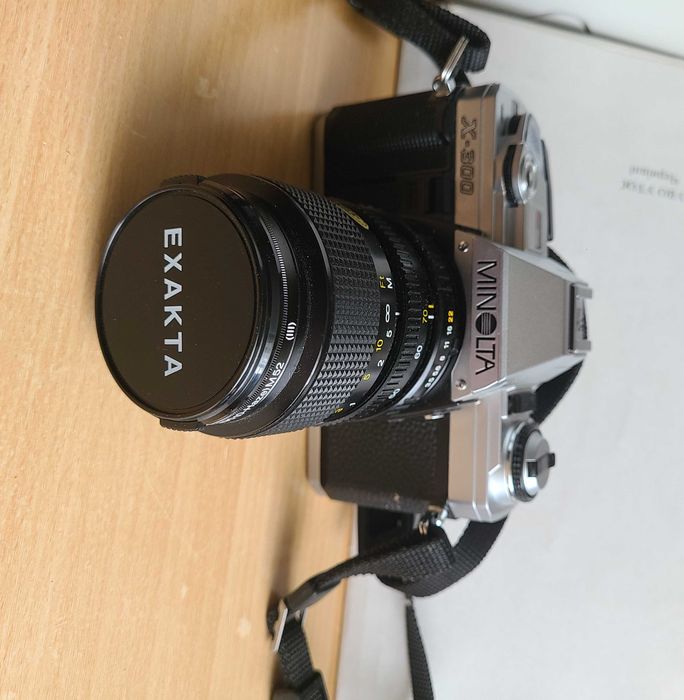фотоапарат плівковий Minolta x300 з об'єктивом EXAKTA