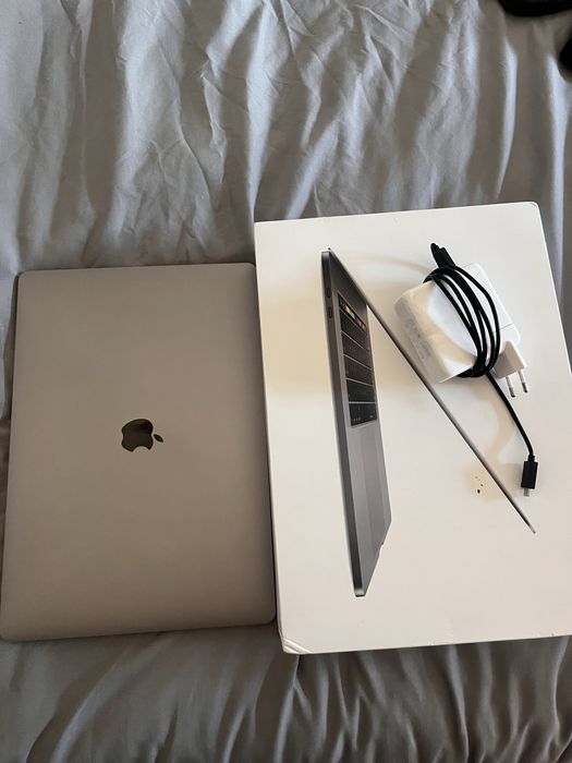 mac book pro 2017 i7 512g