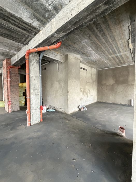 Продаж комерції новобудова