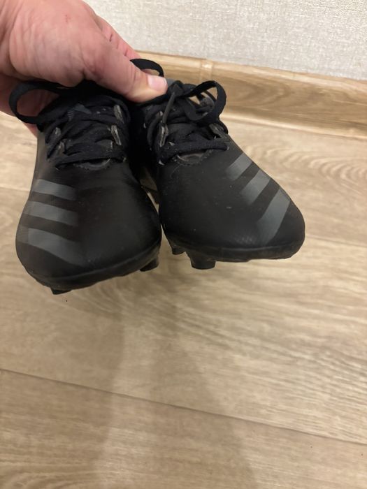 Бутсы футбольные кроссовки Adidas в идеале 30размер
