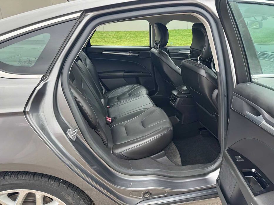 Ford Fusion Titanium      2014