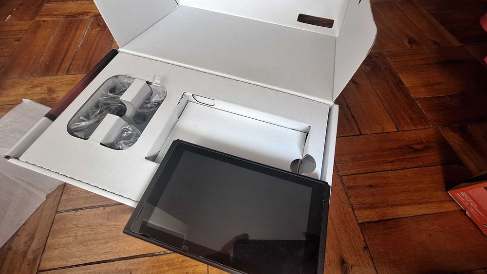 Nitendo Switch + Comando + Transportadora + Jogos