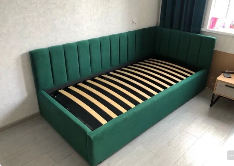 дитяче кутове ліжко,підліткове,від виробника,матрас.Наявність