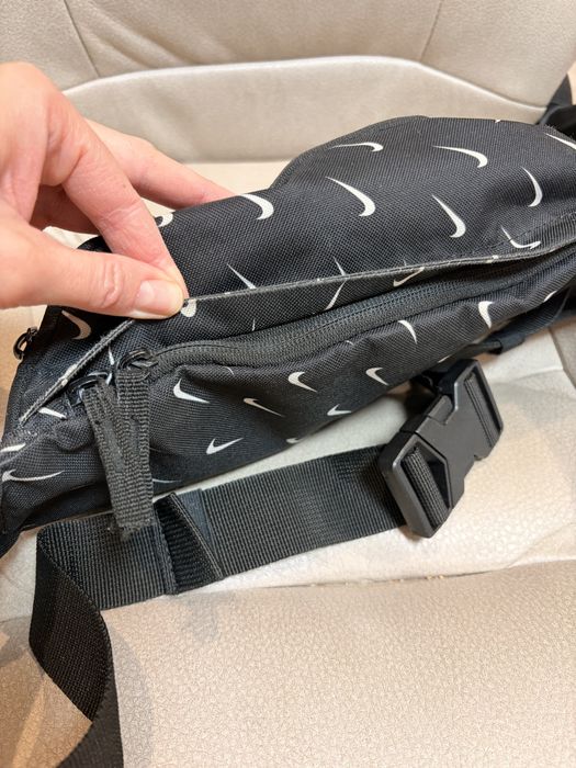 Поясная сумка-бананка Nike