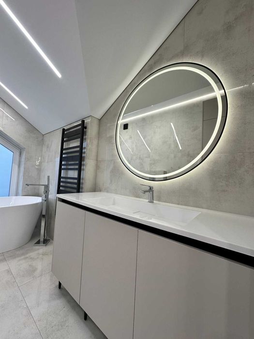 Продається просторий будинок з сучасним ремонтом в Крихівцях.