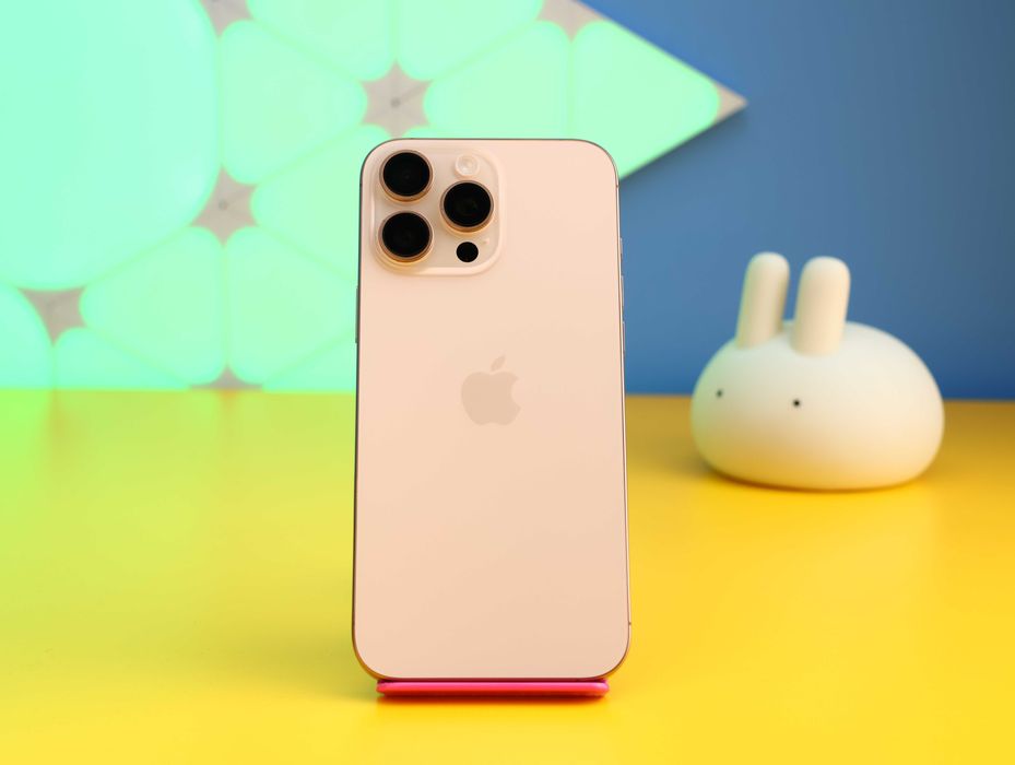 Смартфон Apple iPhone 16 Pro Max 512GB Desert (MYX23) Б/У З ГАРАНТІЄЮ