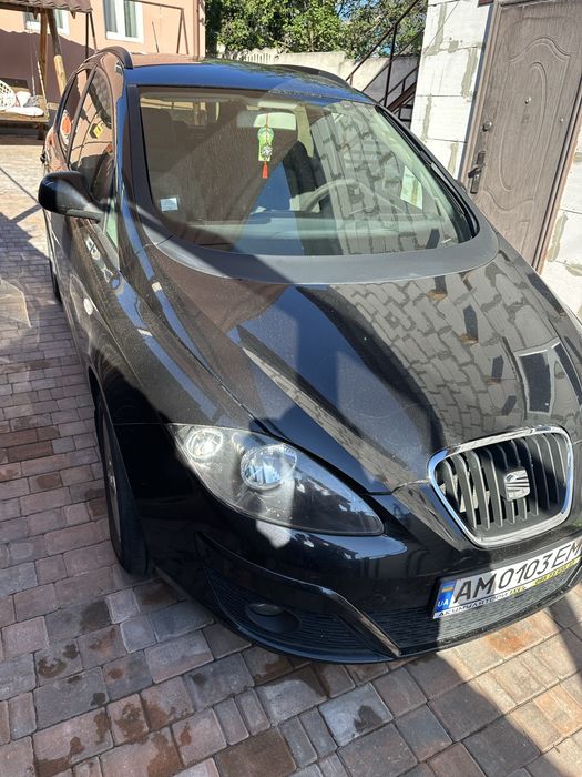 Продаю автомобіль Seat Altea XL 2009 року випуску.
