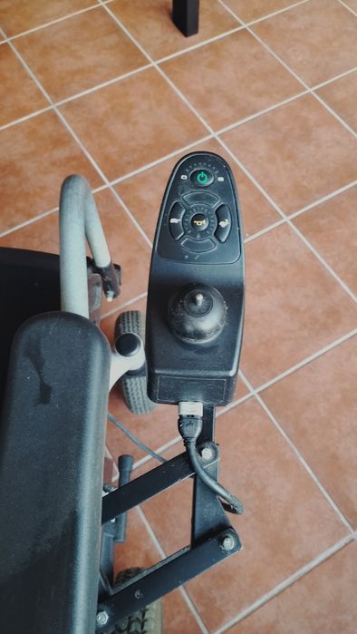 Cadeira de rodas elétrica