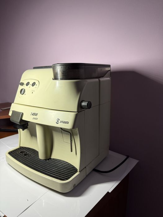 Кавомашина SAECO Trevi Chiara — Надійна італійська класика