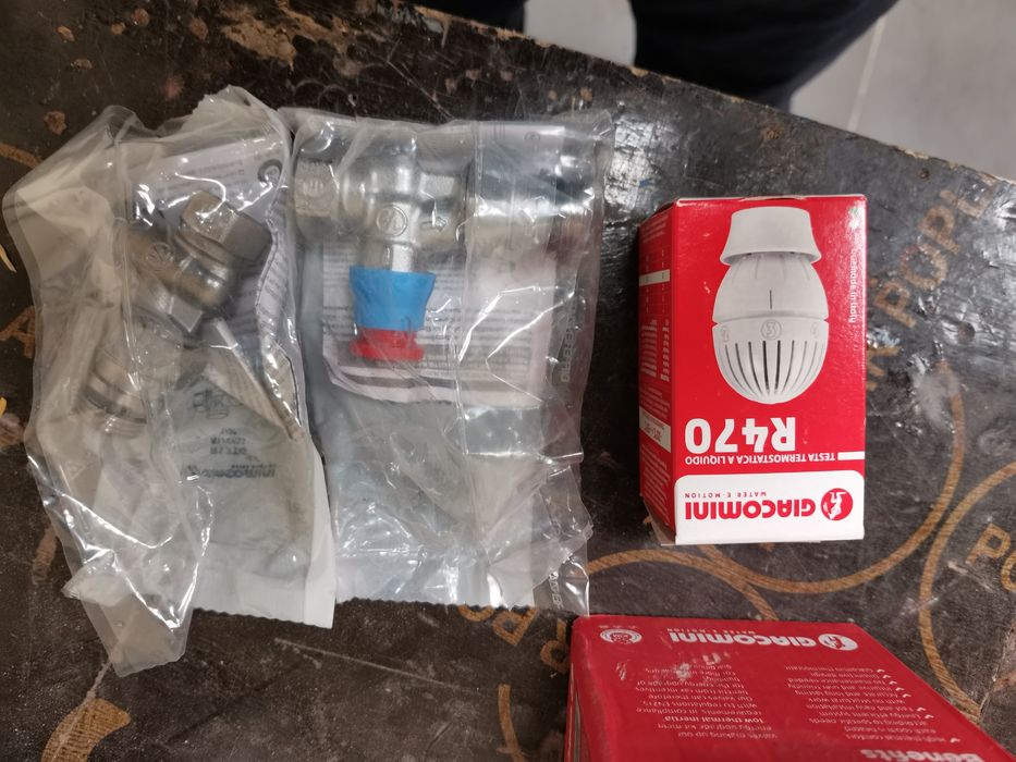 Комплект термостатический для радиатора (прямой) c-c Да 15 R470FX043 G