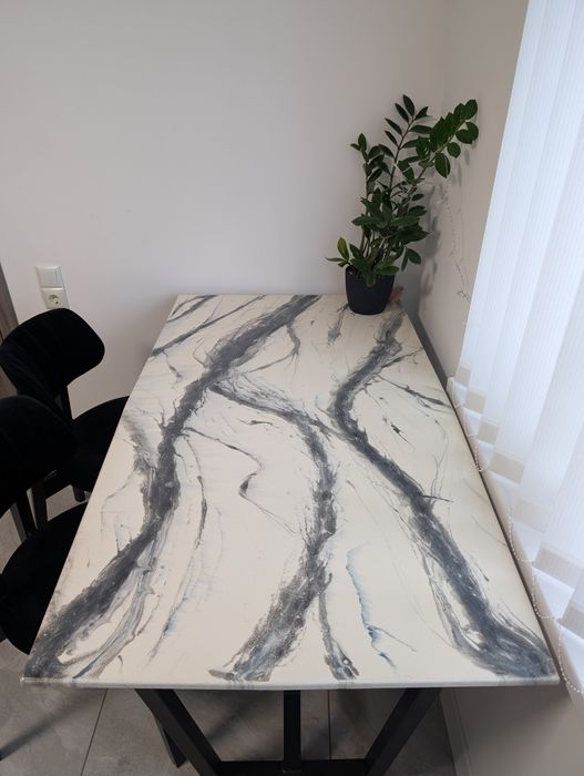 Стіл з ЛДСП та епоксидної смоли