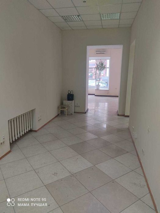 Комерційна нерухомість - фасад, В. Арнаутська, високий трафік