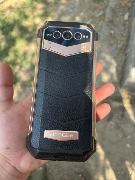 Противоударный телефон. Doogee v max 12 256gb