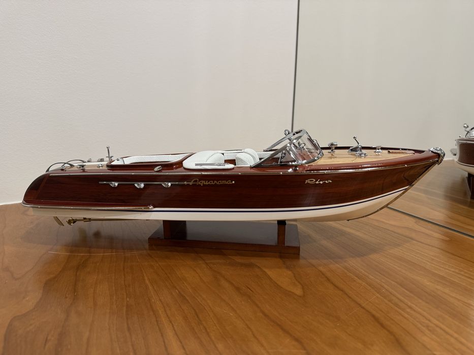 Miniatura Barco Riva Aquarama Estofes Brancos 53cm
