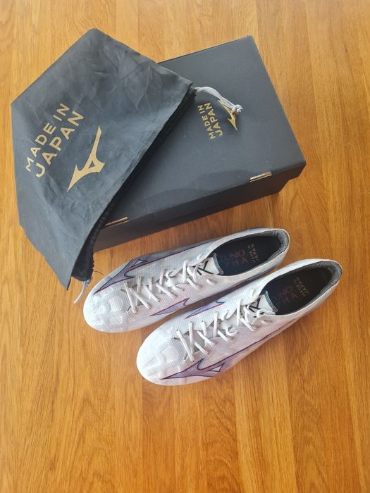 Profesjonalne buty piłkarskie Mizuno Alpha Jp Mix rozm. 45