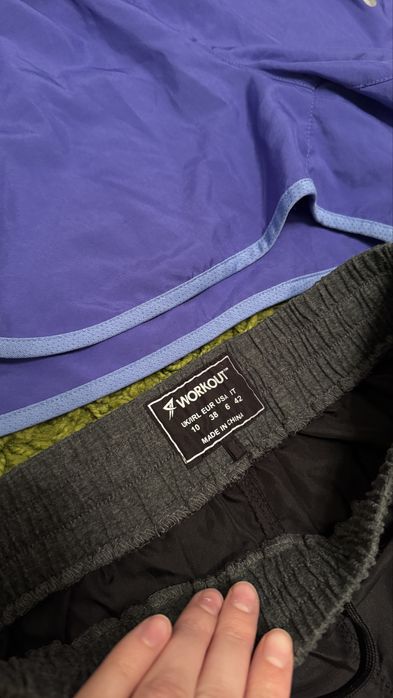 спортивні шорти та топ, все по 200 грн/шт